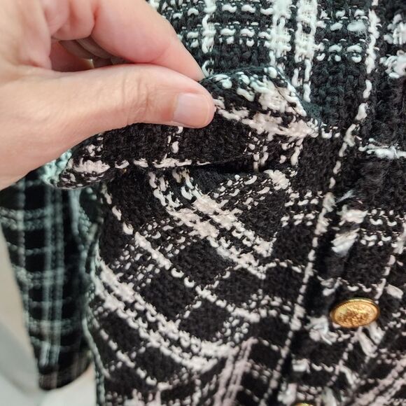 Urban Daizy Black and White Plaid Button Close Shacket Size Medium - Picture 6 of 13